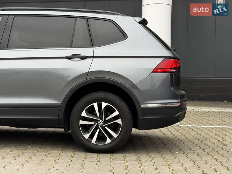 Внедорожник / Кроссовер Volkswagen Tiguan 2022 в Киеве