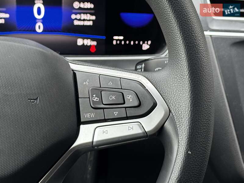 Внедорожник / Кроссовер Volkswagen Tiguan 2022 в Киеве