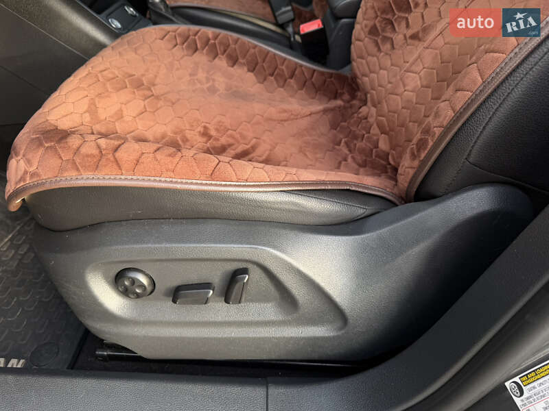 Внедорожник / Кроссовер Volkswagen Tiguan 2015 в Тернополе