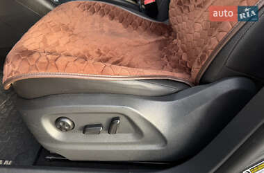 Внедорожник / Кроссовер Volkswagen Tiguan 2015 в 