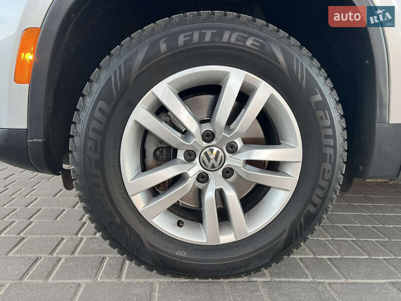 Внедорожник / Кроссовер Volkswagen Tiguan 2016 в Николаеве