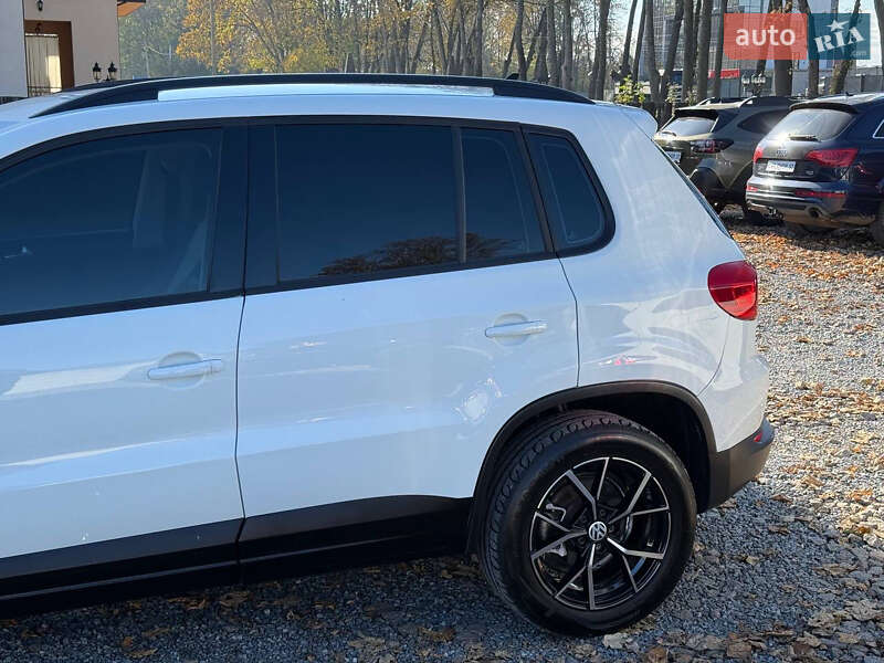 Внедорожник / Кроссовер Volkswagen Tiguan 2016 в Стрые