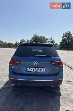 Внедорожник / Кроссовер Volkswagen Tiguan 2020 в 