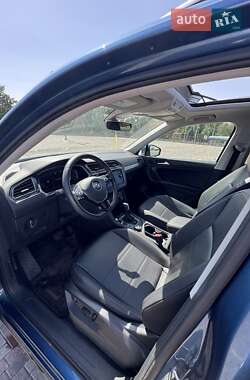 Внедорожник / Кроссовер Volkswagen Tiguan 2020 в 