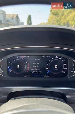 Внедорожник / Кроссовер Volkswagen Tiguan 2020 в 