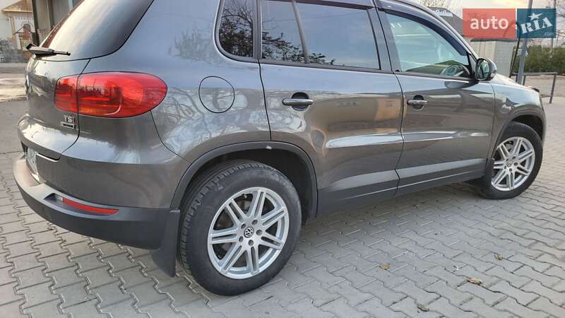 Внедорожник / Кроссовер Volkswagen Tiguan 2015 в Косове