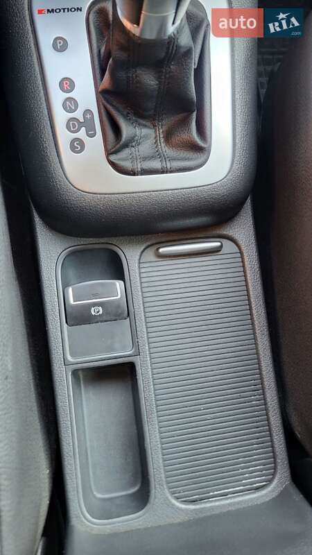 Внедорожник / Кроссовер Volkswagen Tiguan 2015 в Косове