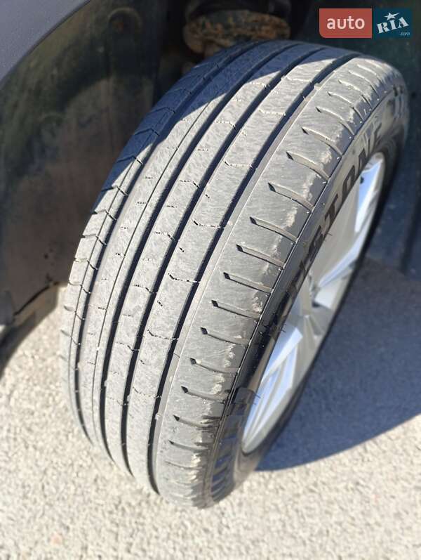 Позашляховик / Кросовер Volkswagen Tiguan 2016 в Львові