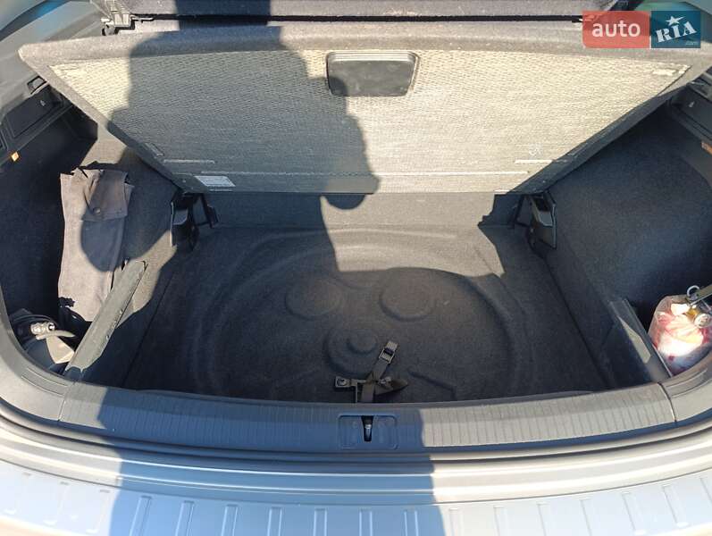 Позашляховик / Кросовер Volkswagen Tiguan 2016 в Львові