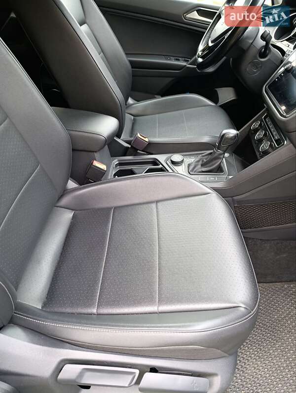 Внедорожник / Кроссовер Volkswagen Tiguan 2017 в Киеве фото 2 Внедорожник / Кроссовер Volkswagen Tiguan 2017 в Киеве