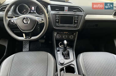 Внедорожник / Кроссовер Volkswagen Tiguan 2018 в 