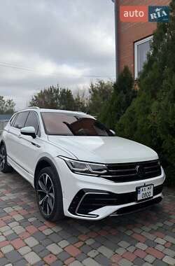 Внедорожник / Кроссовер Volkswagen Tiguan 2022 в Харькове