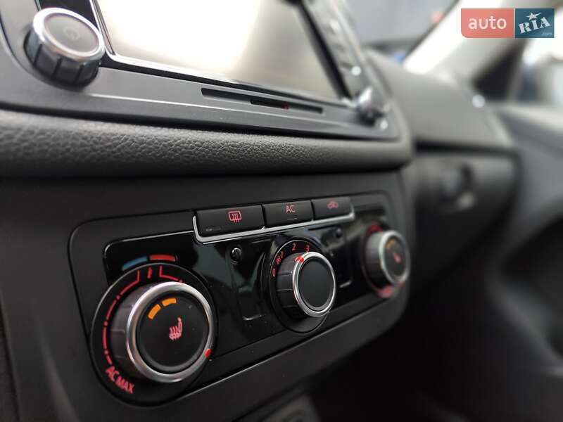 Позашляховик / Кросовер Volkswagen Tiguan 2011 в Києві фото 42 Позашляховик / Кросовер Volkswagen Tiguan 2011 в Києві