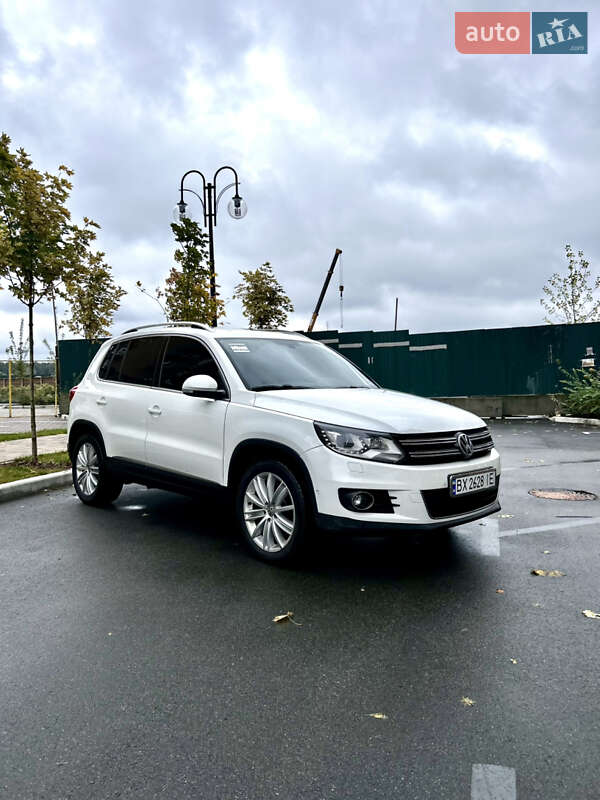 Позашляховик / Кросовер Volkswagen Tiguan 2015 в Києві