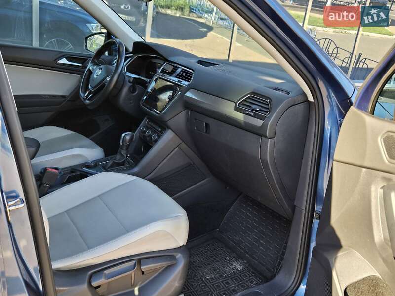Внедорожник / Кроссовер Volkswagen Tiguan 2018 в Киеве фото 12 Внедорожник / Кроссовер Volkswagen Tiguan 2018 в Киеве