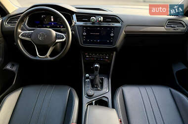 Внедорожник / Кроссовер Volkswagen Tiguan 2021 в 
