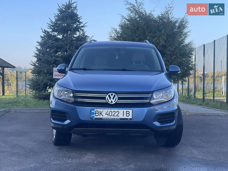 Внедорожник / Кроссовер Volkswagen Tiguan 2016 в Ровно