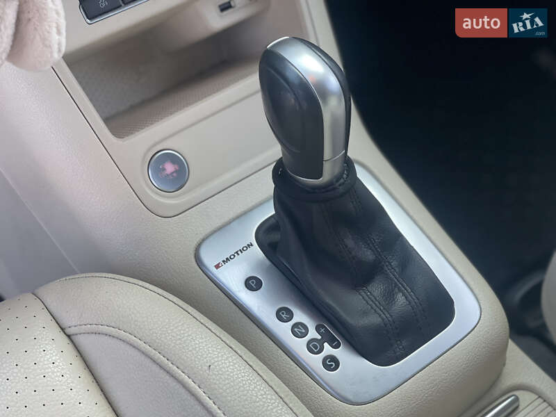 Внедорожник / Кроссовер Volkswagen Tiguan 2016 в Ровно