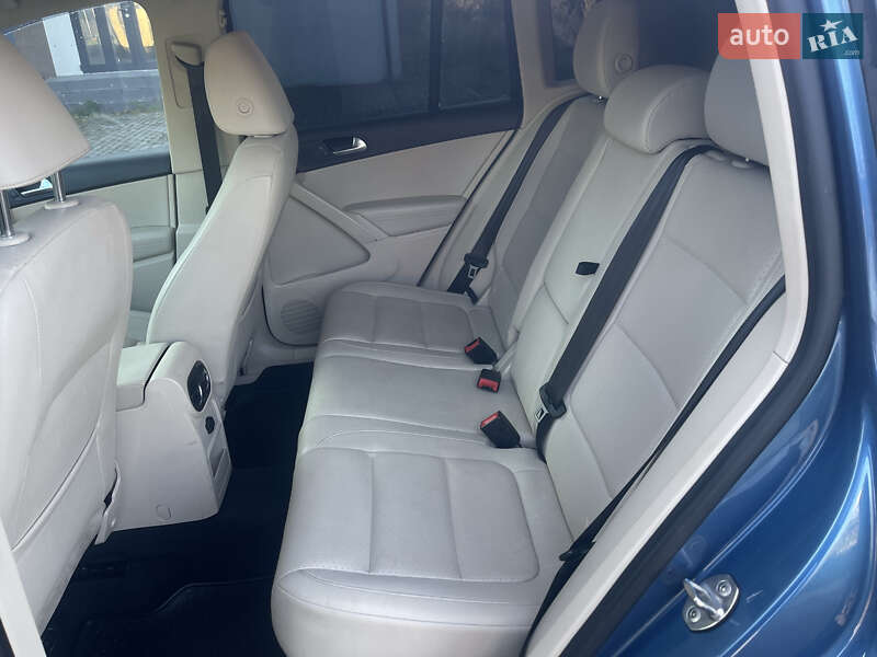 Внедорожник / Кроссовер Volkswagen Tiguan 2016 в Ровно