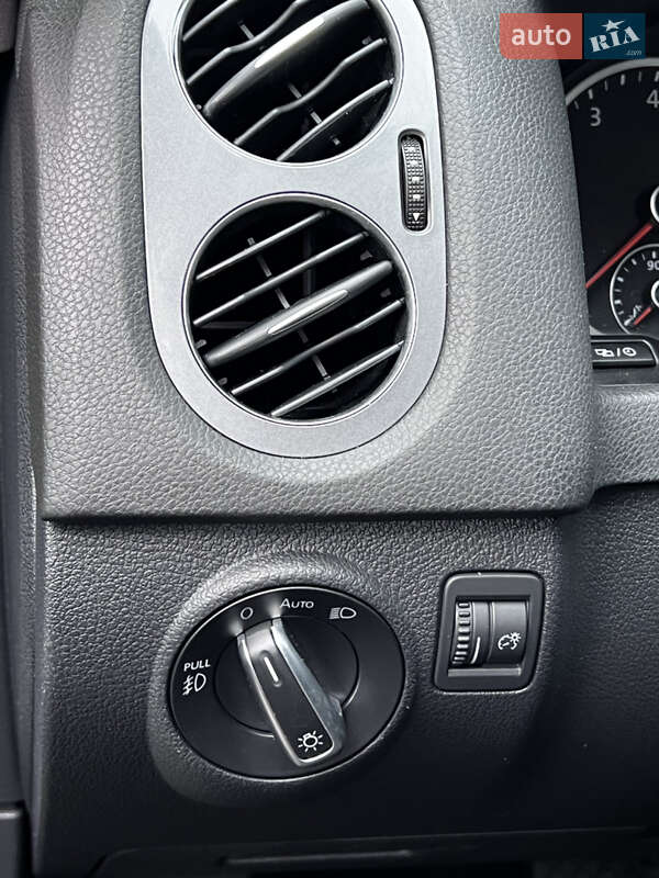 Внедорожник / Кроссовер Volkswagen Tiguan 2015 в Ровно фото 12 Внедорожник / Кроссовер Volkswagen Tiguan 2015 в Ровно