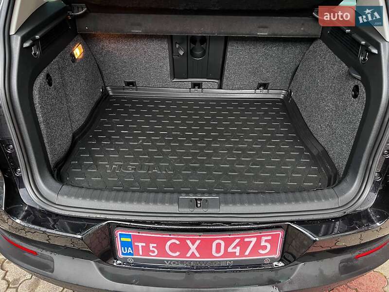 Внедорожник / Кроссовер Volkswagen Tiguan 2015 в Ровно