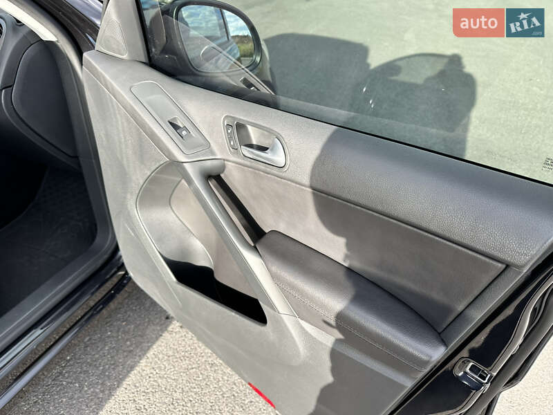 Внедорожник / Кроссовер Volkswagen Tiguan 2017 в Виннице