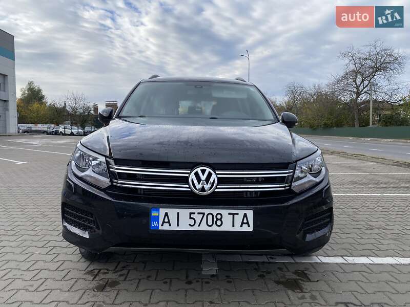 Внедорожник / Кроссовер Volkswagen Tiguan 2015 в Конотопе