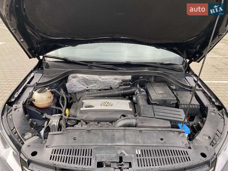 Внедорожник / Кроссовер Volkswagen Tiguan 2015 в Конотопе