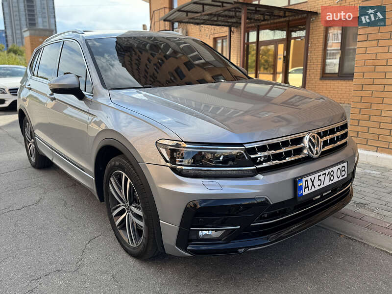 Внедорожник / Кроссовер Volkswagen Tiguan 2019 в 