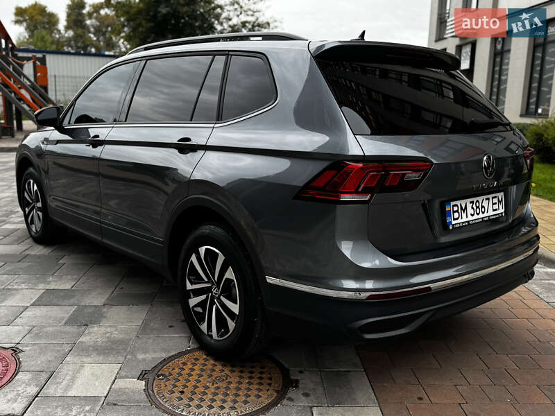 Внедорожник / Кроссовер Volkswagen Tiguan 2023 в Киеве