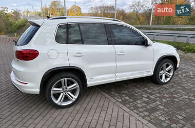 Внедорожник / Кроссовер Volkswagen Tiguan 2015 в 
