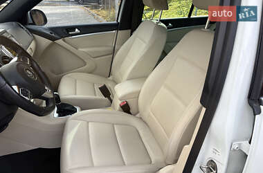 Внедорожник / Кроссовер Volkswagen Tiguan 2015 в 