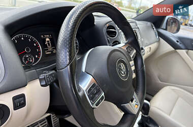 Внедорожник / Кроссовер Volkswagen Tiguan 2015 в 