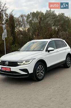 Позашляховик / Кросовер Volkswagen Tiguan 2021 в  фото 36 Позашляховик / Кросовер Volkswagen Tiguan 2021 в
