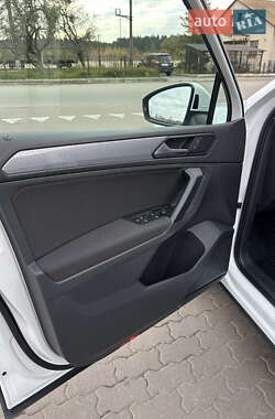 Позашляховик / Кросовер Volkswagen Tiguan 2021 в  фото 109 Позашляховик / Кросовер Volkswagen Tiguan 2021 в