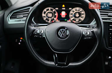 Позашляховик / Кросовер Volkswagen Tiguan 2018 в  фото 46 Позашляховик / Кросовер Volkswagen Tiguan 2018 в