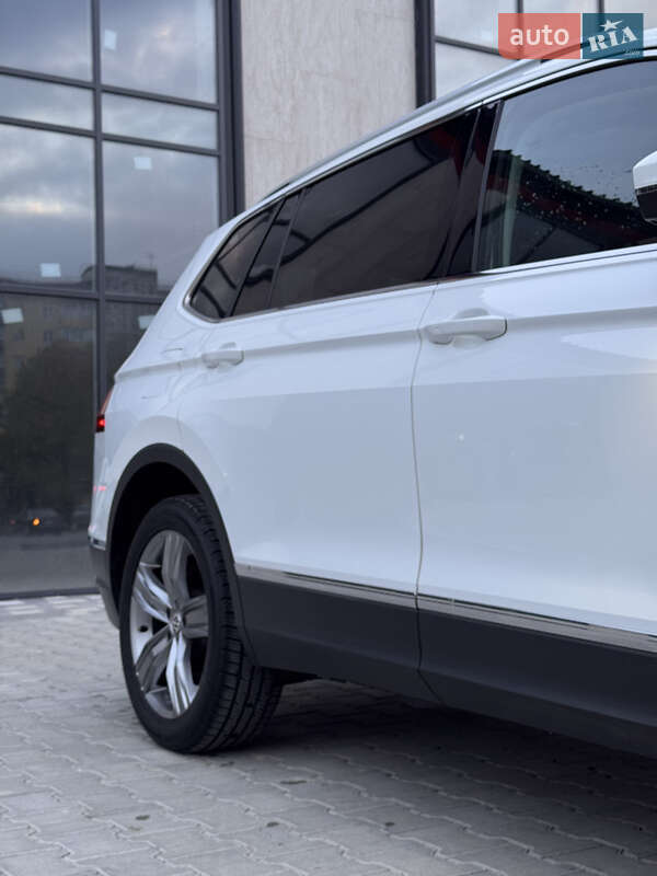 Внедорожник / Кроссовер Volkswagen Tiguan 2018 в Тернополе