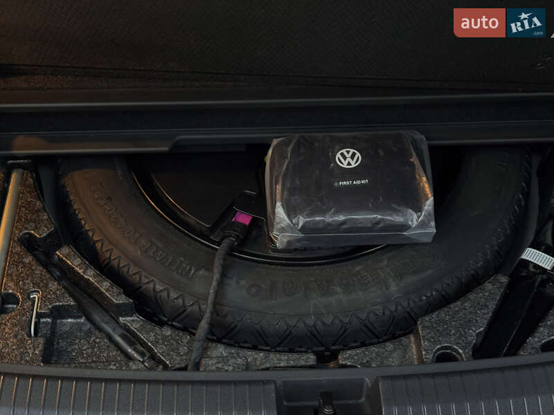 Внедорожник / Кроссовер Volkswagen Tiguan 2018 в Тернополе