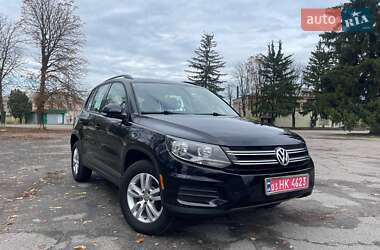 Внедорожник / Кроссовер Volkswagen Tiguan 2016 в Новоархангельске