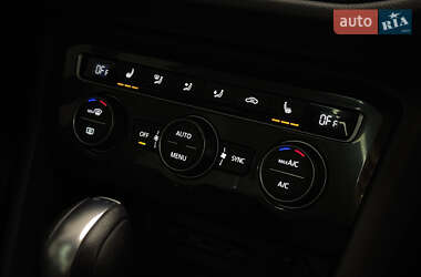 Внедорожник / Кроссовер Volkswagen Tiguan 2020 в 