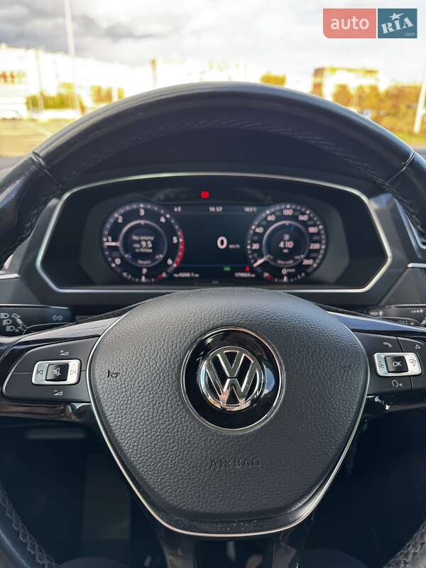 Внедорожник / Кроссовер Volkswagen Tiguan 2017 в Черновцах