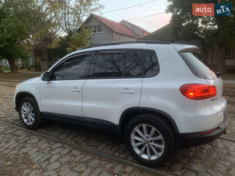 Внедорожник / Кроссовер Volkswagen Tiguan 2015 в Николаеве