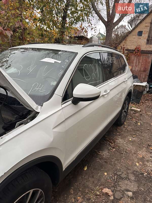 Внедорожник / Кроссовер Volkswagen Tiguan 2020 в Киеве фото 4 Внедорожник / Кроссовер Volkswagen Tiguan 2020 в Киеве