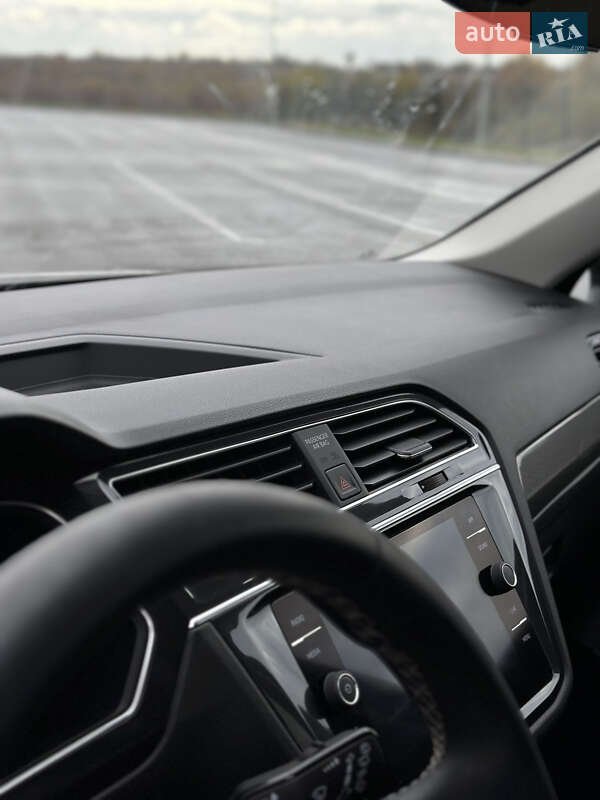 Позашляховик / Кросовер Volkswagen Tiguan 2022 в Рівному