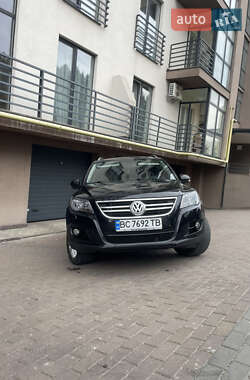 Позашляховик / Кросовер Volkswagen Tiguan 2010 в Львові