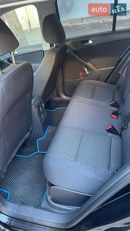 Внедорожник / Кроссовер Volkswagen Tiguan 2010 в Киеве