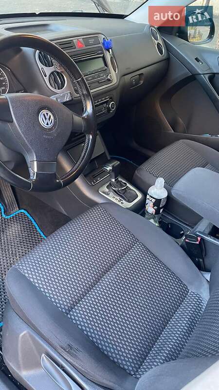 Внедорожник / Кроссовер Volkswagen Tiguan 2010 в Киеве