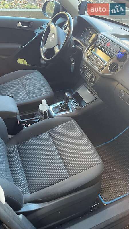 Внедорожник / Кроссовер Volkswagen Tiguan 2010 в Киеве