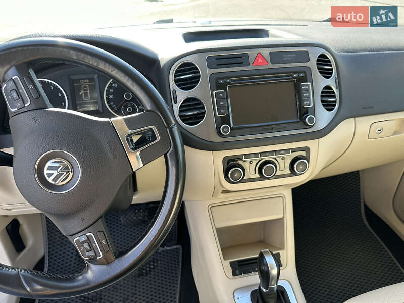 Внедорожник / Кроссовер Volkswagen Tiguan 2010 в Киеве