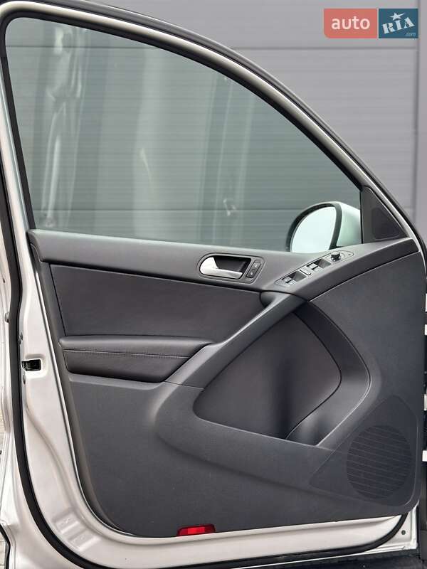 Внедорожник / Кроссовер Volkswagen Tiguan 2016 в Житомире фото 9 Внедорожник / Кроссовер Volkswagen Tiguan 2016 в Житомире